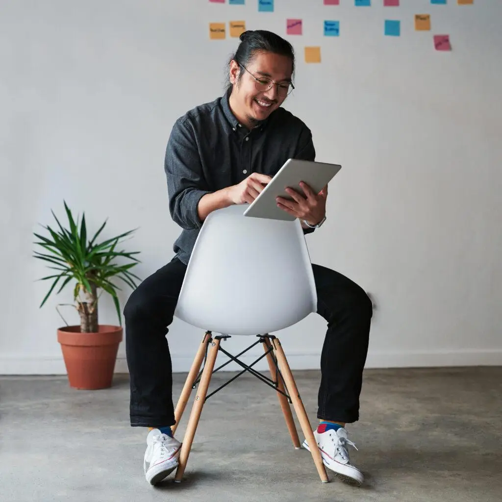 Smartphone infinite scrolling behavior across generations by Mondo Marketing, Japan